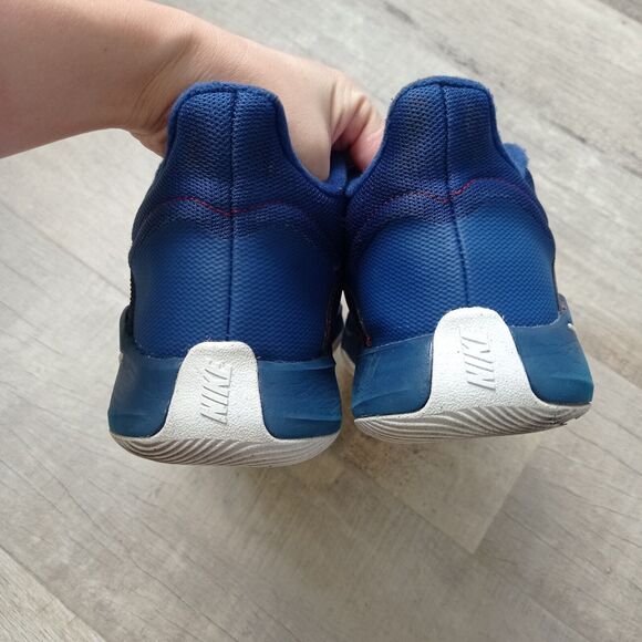 Athletic_Shoes